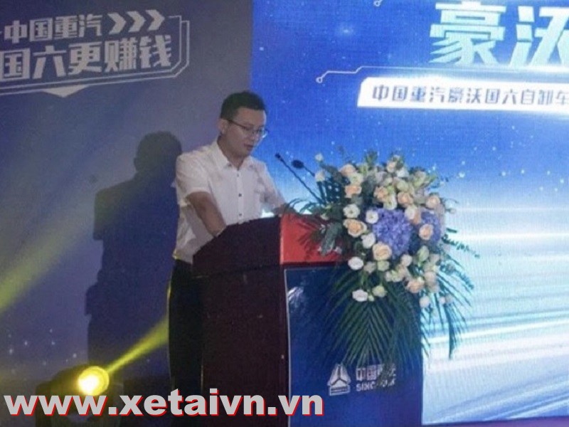 huanxin phát biểu tại cuộc họp triển lãm xe ben howo th7